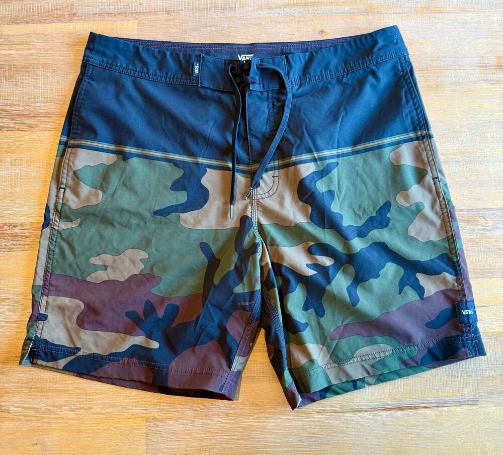 Vans Mens 34 Green Camo Black Boardshorts Swim Trunks Drawstring